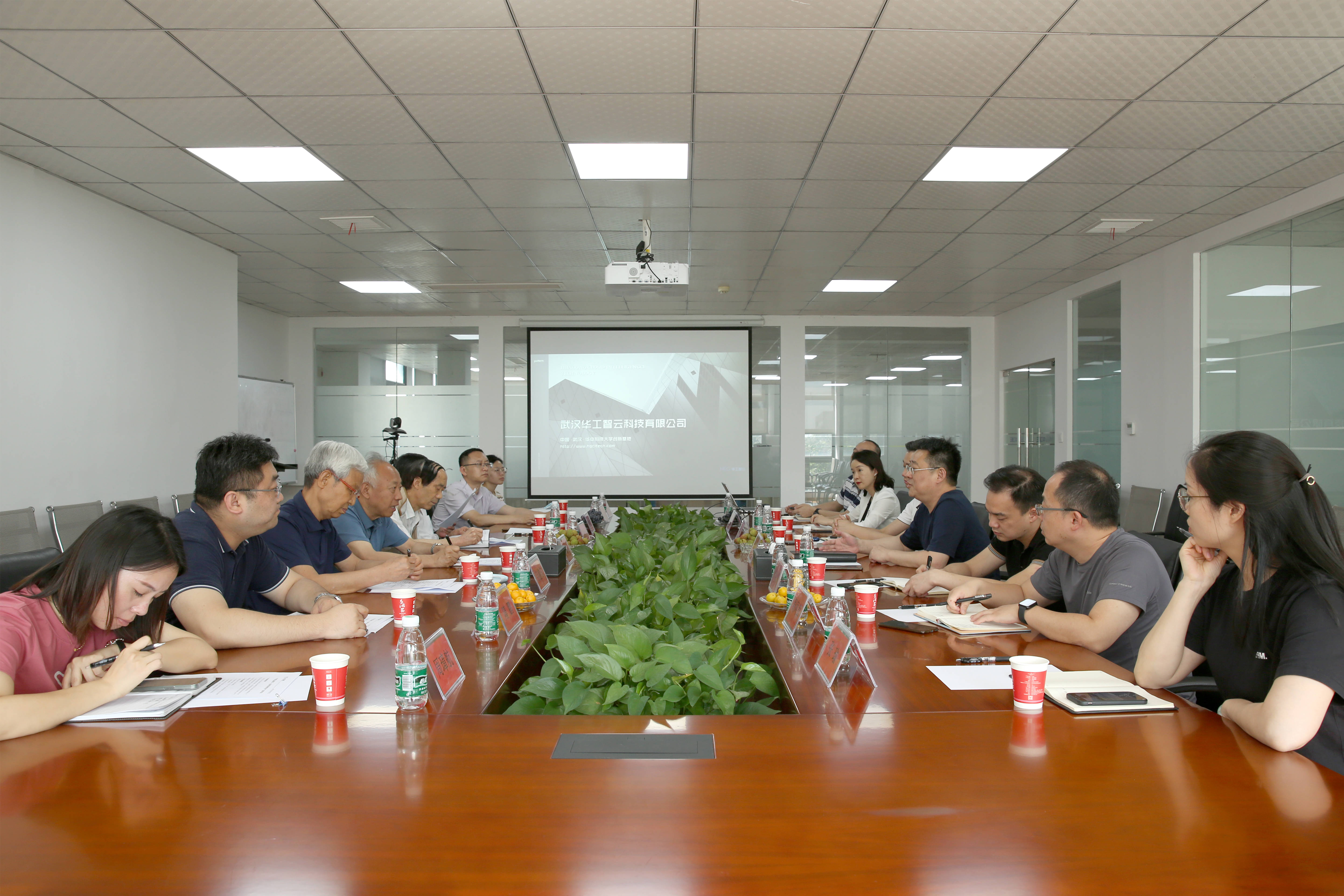 武汉市关工委领导一行莅临J9集团官网参观考察指导工作 